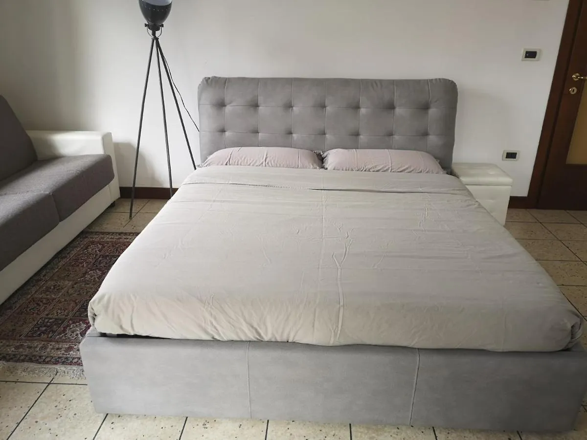 Bed and Breakfast New Life Местре Италия