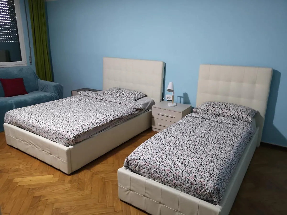 Bed and Breakfast New Life Местре 3*,